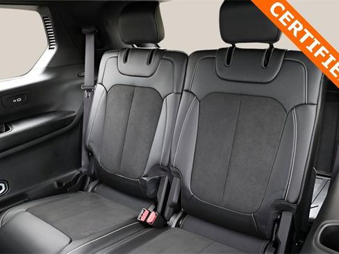 Used 2025 Jeep Grand Cherokee L Altitude image 16