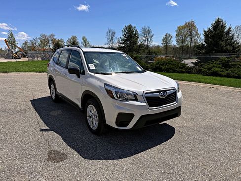 Used 2019 Subaru Forester w/ Popular Package #1 AWD/4WD image 3