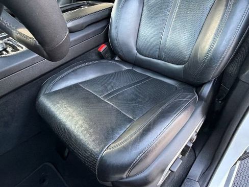 Used 2023 Jeep Wagoneer 4WD image 14