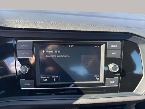 Used 2024 Volkswagen Jetta SE image 20