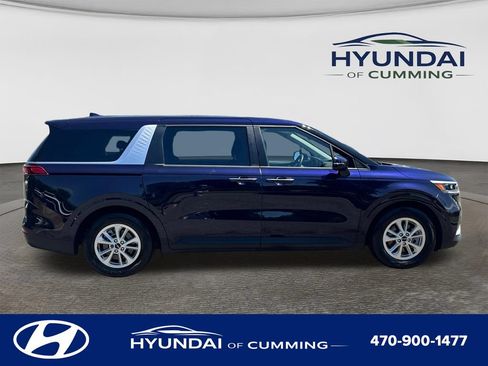 Used 2024 Kia Carnival LX FWD image 9