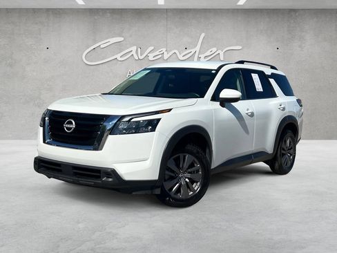 Used 2024 Nissan Pathfinder SV FWD image 1