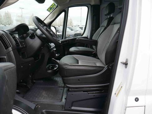 Used 2025 RAM ProMaster 2500 w/ Convenience Group image 26