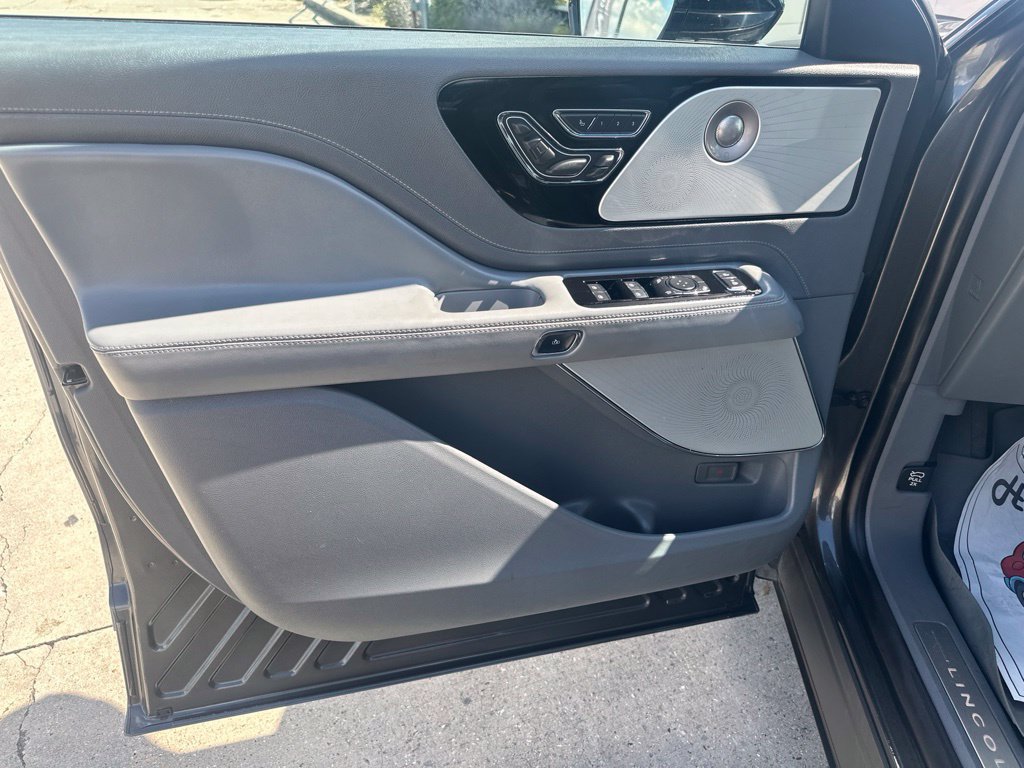 Used 2020 Lincoln Aviator Reserve w/ Equipment Group 201A RWD image 17