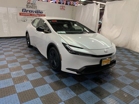 New 2026 Toyota Prius LE image 6