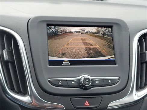 Used 2021 Chevrolet Equinox LT image 19