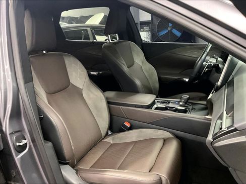 Used 2023 Lexus RX 350 Luxury w/ Accessory Package (Z1) image 8