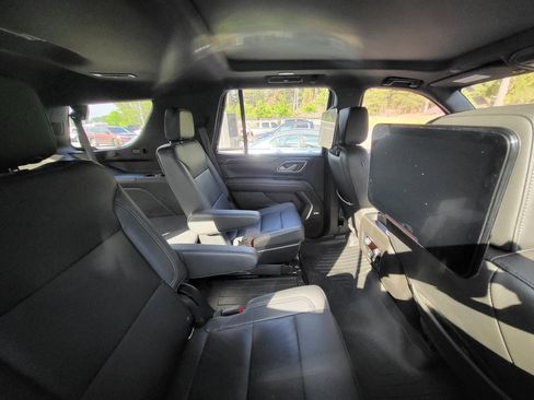 Used 2021 Chevrolet Tahoe Z71 w/ Luxury Package AWD/4WD image 9