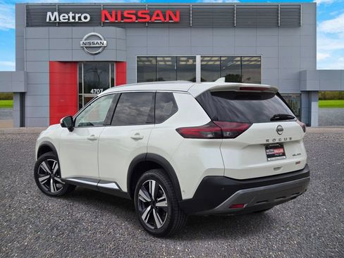Certified 2023 Nissan Rogue SL w/ SL Premium Package AWD/4WD image 4
