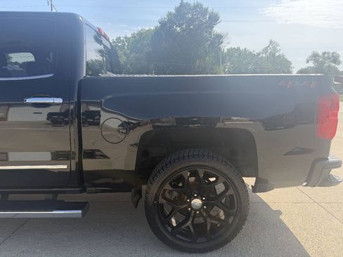 Used 2018 Chevrolet Silverado 1500 High Country AWD/4WD image 11