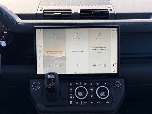 New 2026 Land Rover Defender 110 S image 14