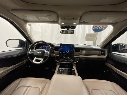 Used 2024 Ford Expedition Limited AWD/4WD image 16