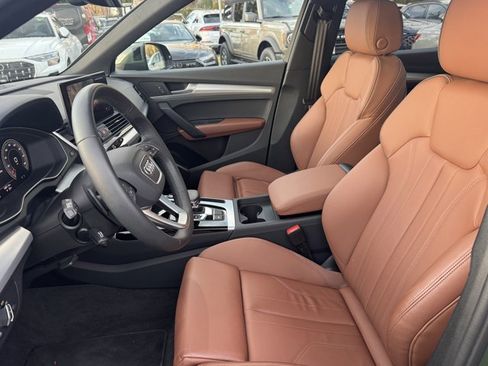 Used 2025 Audi Q5 2.0T Premium w/ Convenience Plus Package image 24