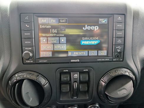 Used 2017 Jeep Wrangler Unlimited Sahara AWD/4WD image 23