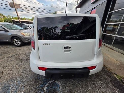 Used 2011 Kia Soul + w/ Audio Pkg FWD image 9