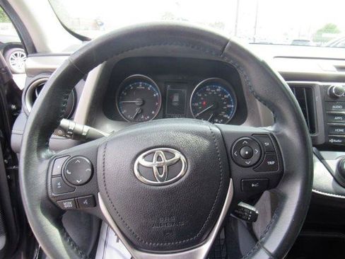 Used 2018 Toyota RAV4 XLE w/ Plus Extra Value Package AWD/4WD image 29