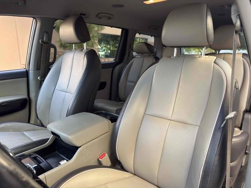 Used 2016 Kia Sedona EX image 33