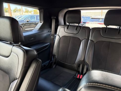 Used 2023 Jeep Grand Cherokee L Laredo image 33