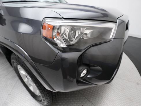 Used 2021 Toyota 4Runner SR5 Premium w/ Moonroof Package AWD/4WD image 25