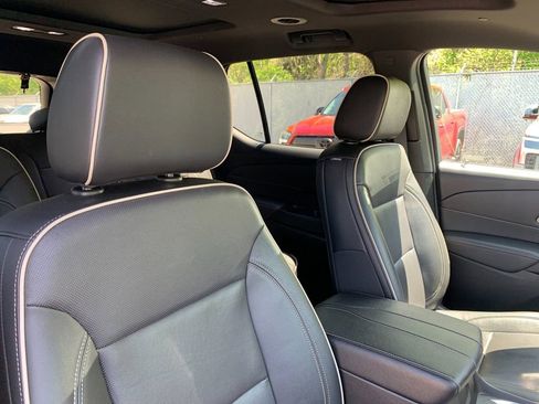 Used 2022 Chevrolet Traverse Premier w/ Redline Edition image 21