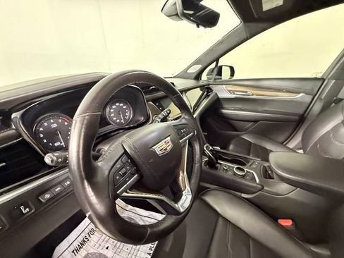 Certified 2023 Cadillac XT6 Premium Luxury w/ Platinum Package FWD image 5