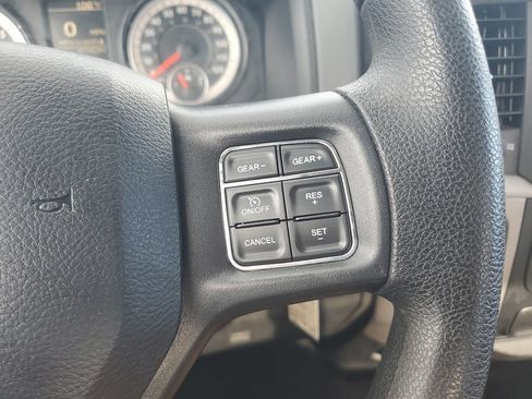 Used 2017 RAM 1500 Express RWD image 19