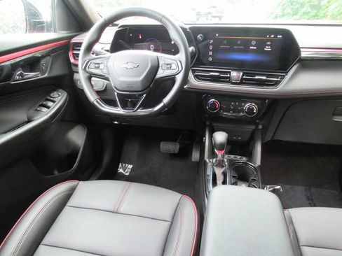 Used 2024 Chevrolet TrailBlazer RS FWD image 13