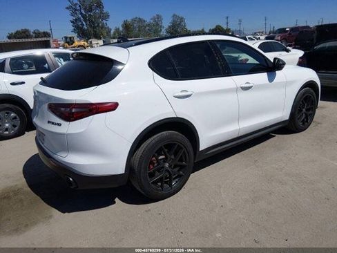 Used 2019 Alfa Romeo Stelvio Ti Sport w/ Quick Order Package 22S Sport AWD/4WD image 4