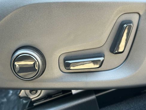 New 2026 Volvo XC60 B5 Plus w/ Climate Package image 22