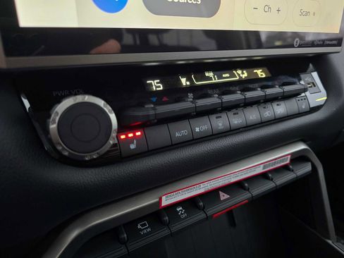 Certified 2024 Toyota Sequoia SR5 image 31