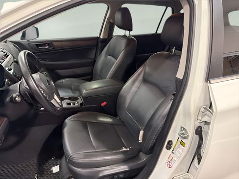 Used 2016 Subaru Outback 2.5i Limited AWD/4WD image 12