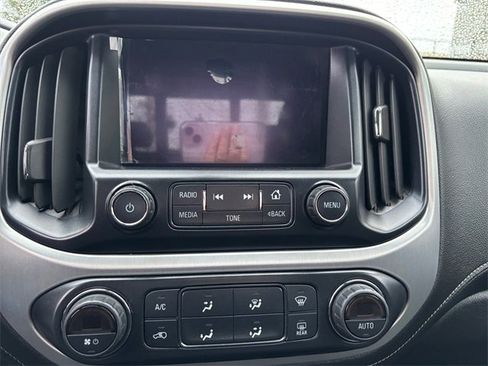 Used 2016 GMC Canyon SLE image 20