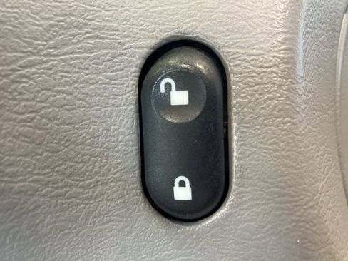 Used 2000 Ford Taurus SES image 15