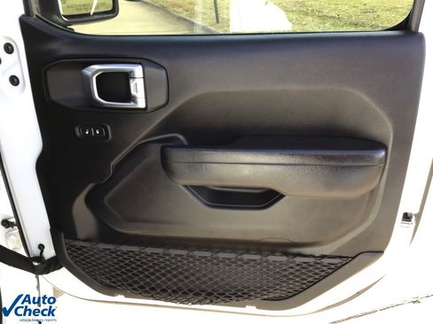 Used 2022 Jeep Wrangler Unlimited Rubicon 4xe w/ Cold Weather Group image 20