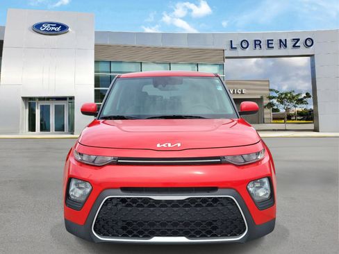 Used 2022 Kia Soul LX w/ Technology Package FWD image 2