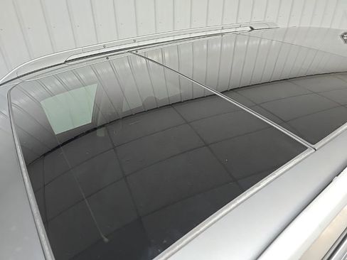 Used 2018 Nissan Rogue SV w/ Sun & Sound Touring Package image 11