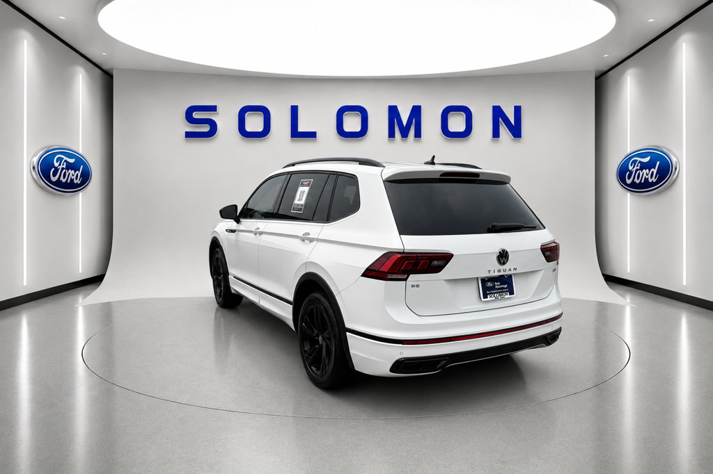 Used 2023 Volkswagen Tiguan SE R-Line FWD image 3
