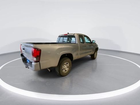 Certified 2018 Toyota Tacoma SR image 8