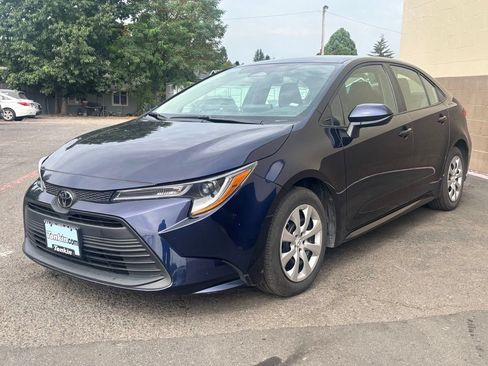 Used 2024 Toyota Corolla LE FWD image 12