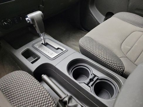 Used 2015 Nissan Frontier PRO-4X image 26