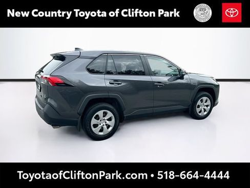 Used 2023 Toyota RAV4 LE AWD/4WD image 7