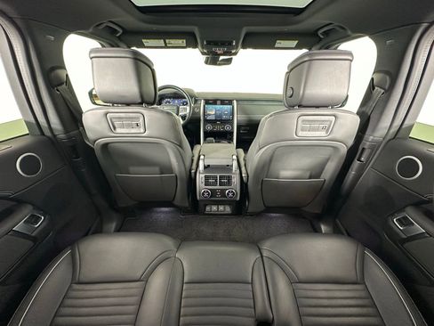 Used 2023 Land Rover Discovery Metropolitan Edition image 34