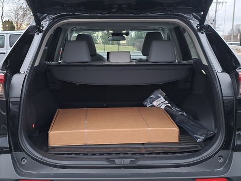 New 2025 Toyota RAV4 XLE Premium image 11