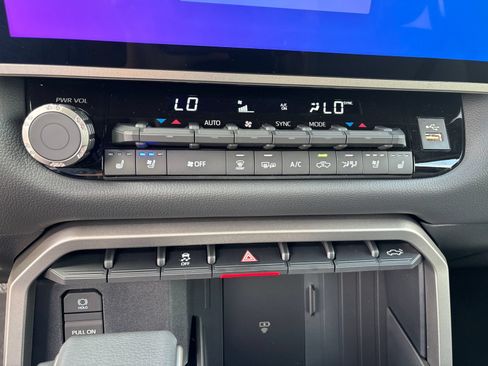 New 2026 Toyota Tundra Limited AWD/4WD image 22