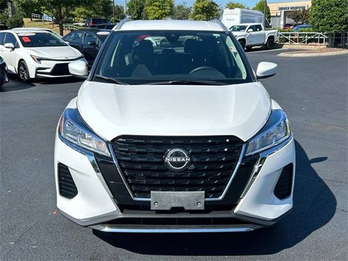 Used 2024 Nissan Kicks SV image 9