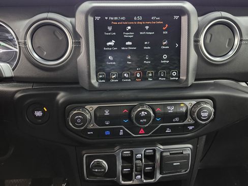 Used 2023 Jeep Wrangler Sahara image 32