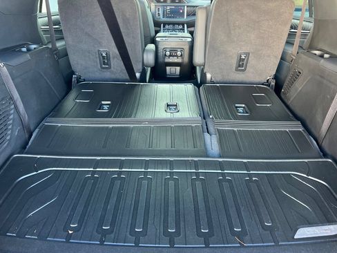 Used 2024 GMC Yukon Denali w/ Denali Reserve Package AWD/4WD image 16