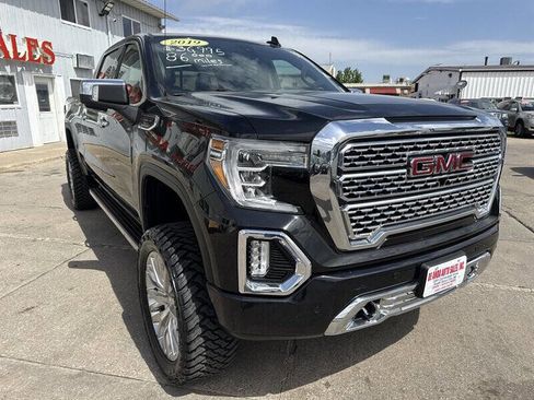 Used 2019 GMC Sierra 1500 Denali w/ Denali Ultimate Package AWD/4WD image 11