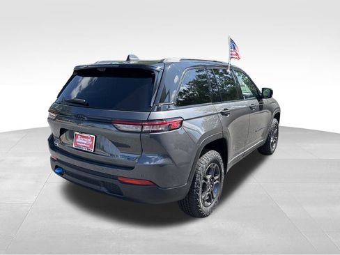 New 2024 Jeep Grand Cherokee Trailhawk w/ Advanced Protech Group II AWD/4WD image 8