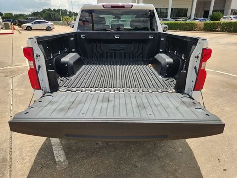 Used 2022 Chevrolet Silverado 1500 LTZ w/ Z71 Off-Road Package AWD/4WD image 33